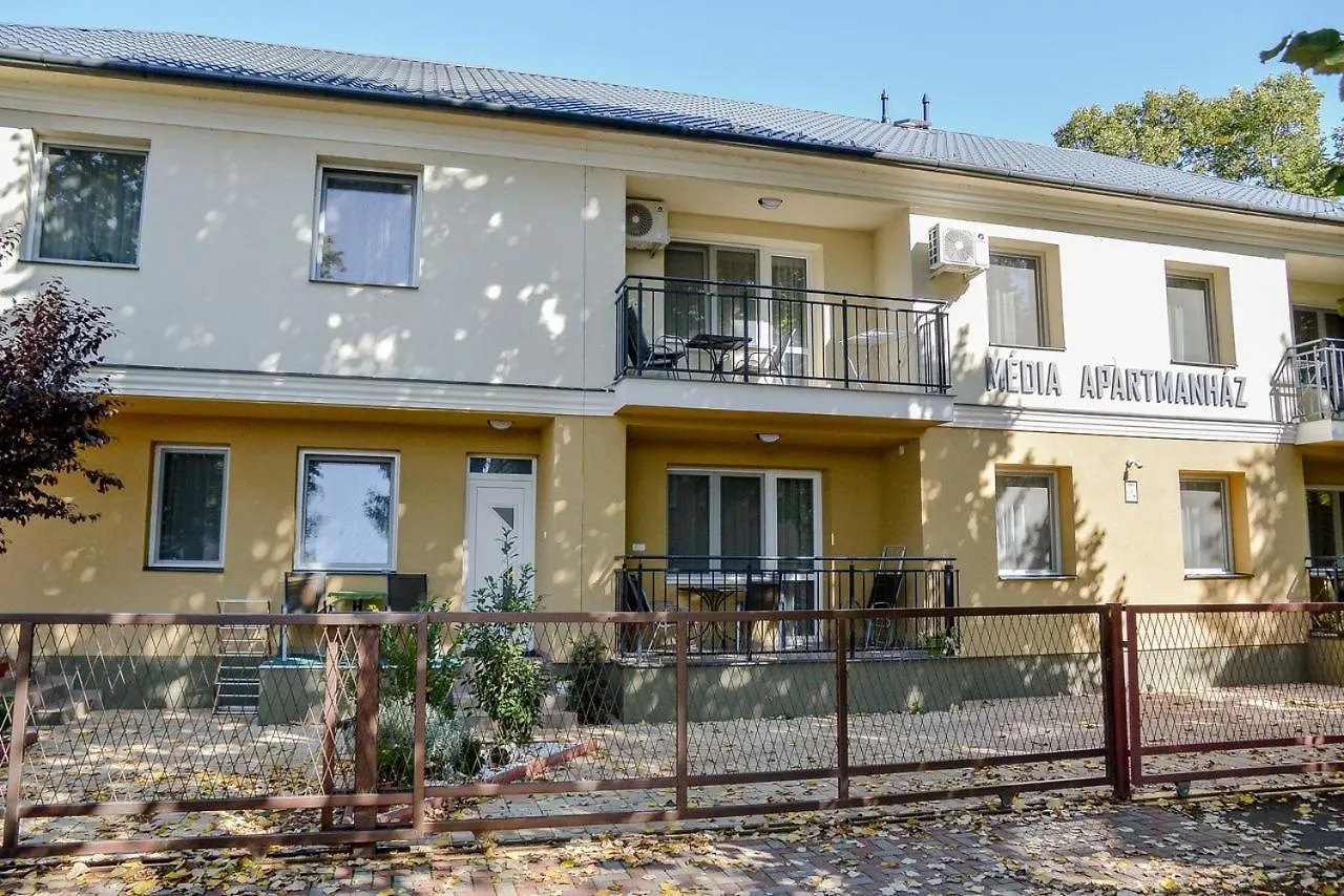 بيت ضيافة Media Panzio Es Apartmanhaz Hajdúszoboszló